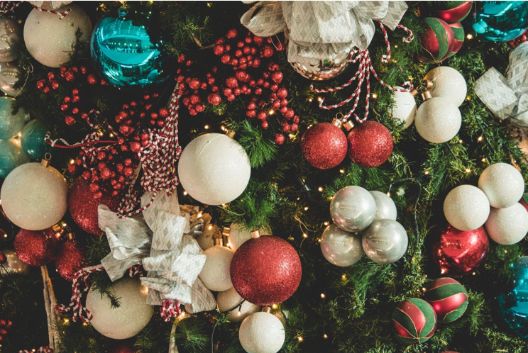 The Best Ways to Get Cheap Christmas Trees, Wreaths and Garlands